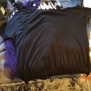 Size 2 twist tees off shoulder top